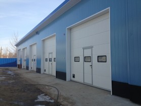 Промышленные секционные ворота DoorHan
